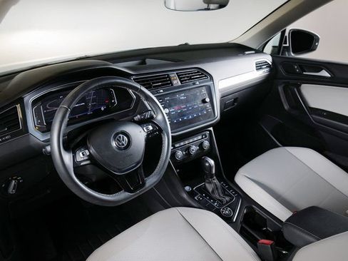 Used 2021 Volkswagen Tiguan SE AWD/4WD image 3