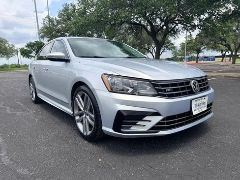 Used 2017 Volkswagen Passat 1.8T R-Line FWD image 9