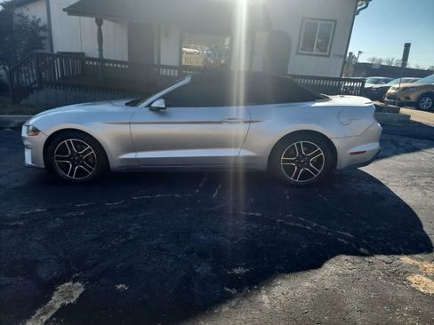 Used 2018 Ford Mustang Premium image 9