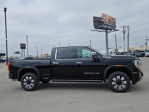 New 2026 GMC Sierra 2500 Denali w/ Denali Reserve Package image 6