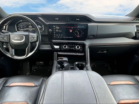 Used 2023 GMC Sierra 1500 AT4 image 8