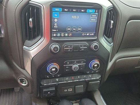 Used 2022 Chevrolet Silverado 2500 LTZ w/ LTZ Convenience Package AWD/4WD image 2