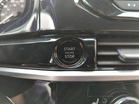 Certified 2025 Nissan Pathfinder SV image 44