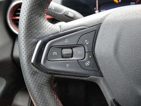 Used 2025 Chevrolet Trax RS w/ Driver Confidence Package image 37