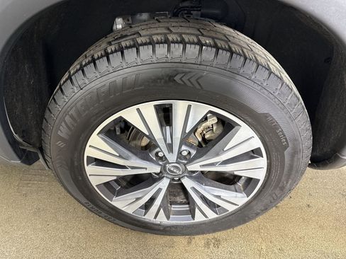 Certified 2023 Nissan Rogue SV image 5