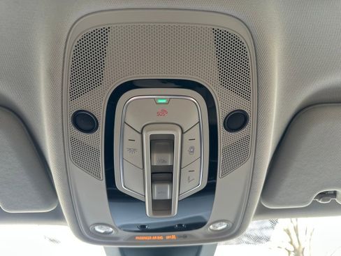 Used 2023 Audi Q8 Premium Plus image 28