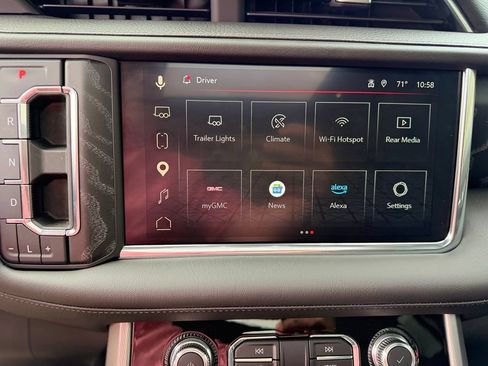 Used 2023 GMC Yukon Denali AWD/4WD image 15
