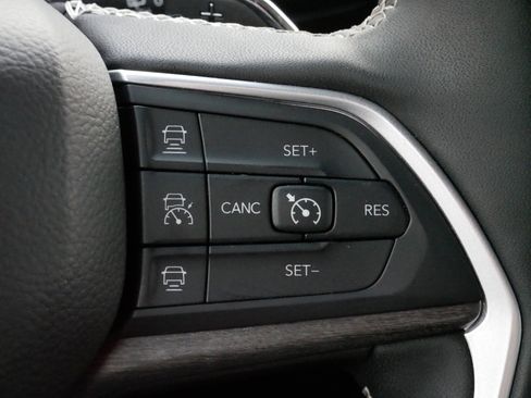 Used 2024 Jeep Grand Cherokee L Limited w/ Luxury Tech Group II image 25