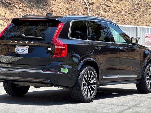 Certified 2023 Volvo XC90 T8 Plus image 4