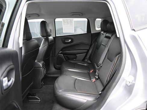 Used 2019 Jeep Compass Latitude w/ Popular Equipment Group image 16