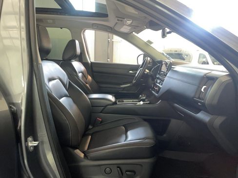 Used 2024 Nissan Pathfinder SL w/ SL Premium Package AWD/4WD image 21