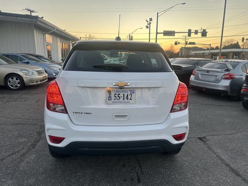 Used 2019 Chevrolet Trax LS image 6