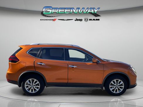 Used 2020 Nissan Rogue SV AWD/4WD image 5