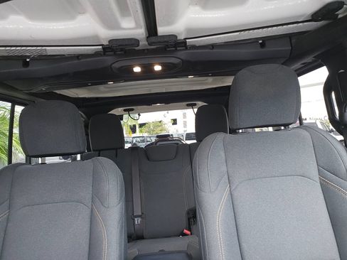Used 2024 Jeep Wrangler Unlimited Sport AWD/4WD image 32