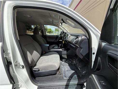 Used 2020 Toyota Tacoma SR5 RWD image 14