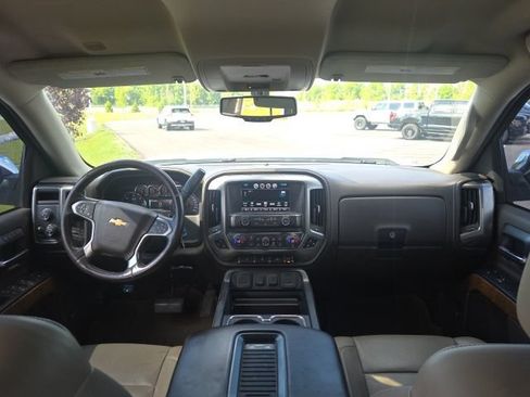 Used 2016 Chevrolet Silverado 1500 LTZ w/ LTZ Plus Package AWD/4WD image 17