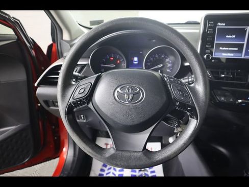 Used 2020 Toyota C-HR LE FWD image 19