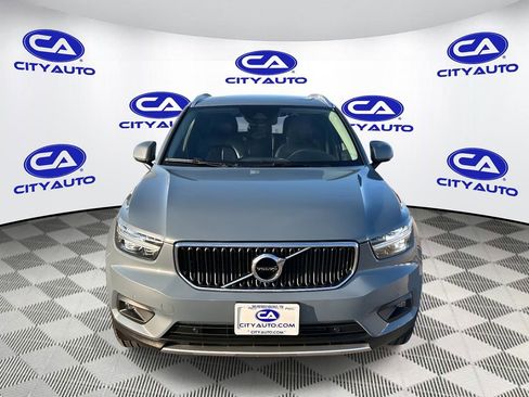 Used 2022 Volvo XC40 T5 Momentum image 10