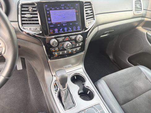 Used 2020 Jeep Grand Cherokee Altitude AWD/4WD image 34