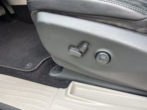 Used 2022 Chrysler Pacifica Touring-L FWD image 18