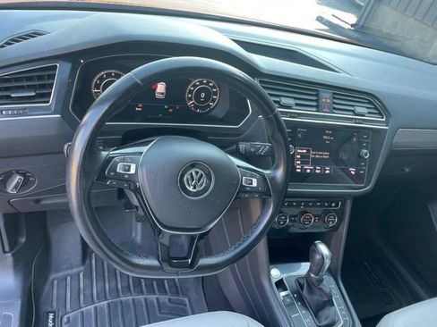 Used 2019 Volkswagen Tiguan SEL w/ 3rd Row Seat Package AWD/4WD image 26