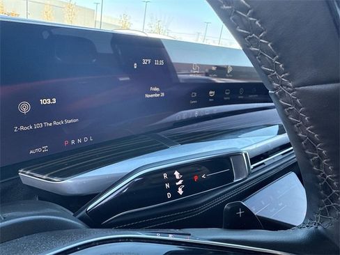 Used 2025 Cadillac Escalade Premium Luxury w/ Touring Package image 19