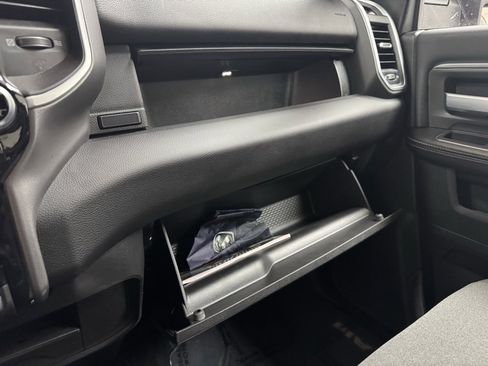 Used 2024 RAM 2500 Big Horn w/ Sport Appearance Package image 44