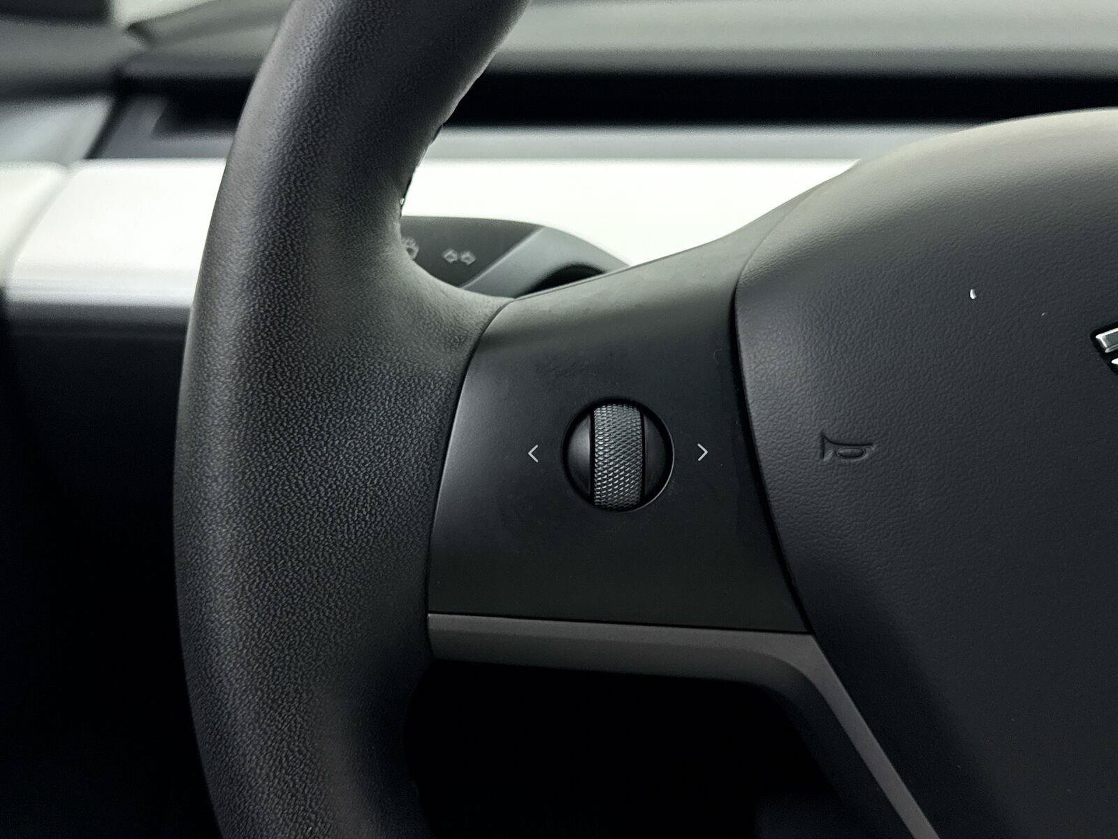 Used 2023 Tesla Model 3 Standard Range RWD image 39