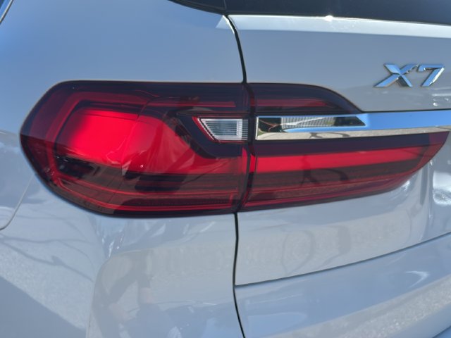 Used 2021 BMW X7 xDrive40i w/ Premium Package AWD/4WD image 27