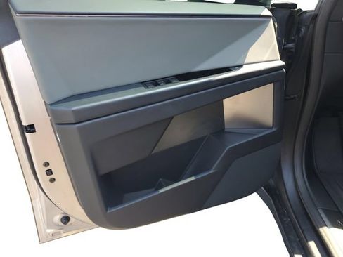 Used 2025 Tesla Cybertruck AWD Crew Cab image 8
