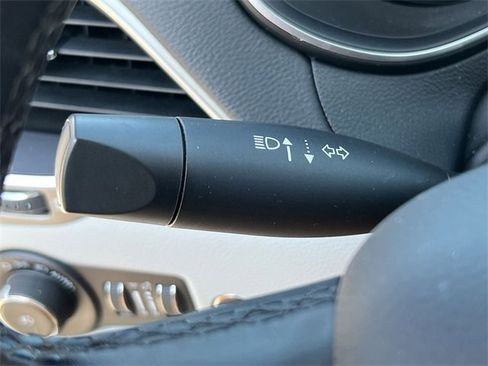 Used 2021 Jeep Cherokee Latitude Lux w/ Comfort/Convenience Group image 33