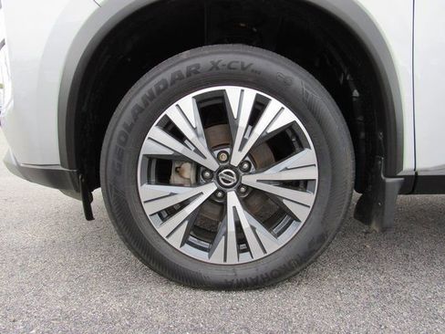 Used 2021 Nissan Rogue SV w/ Premium Package image 9