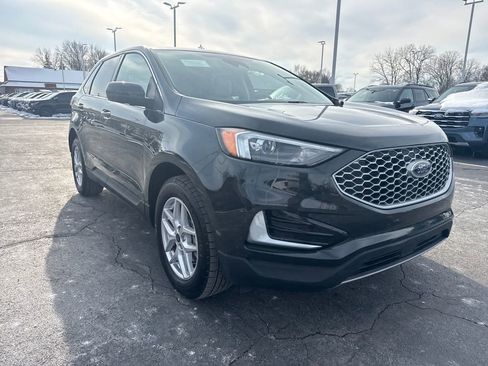 Used 2024 Ford Edge SEL image 4