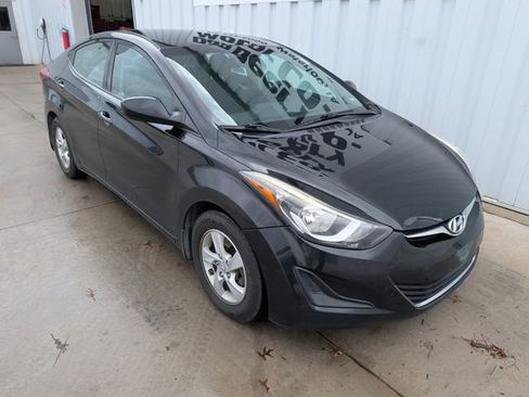 Used 2015 Hyundai Elantra SE image 6
