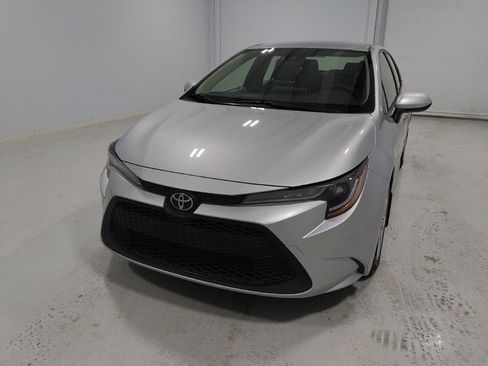 Used 2021 Toyota Corolla LE w/ Carpet Mat Package (TMS) image 15