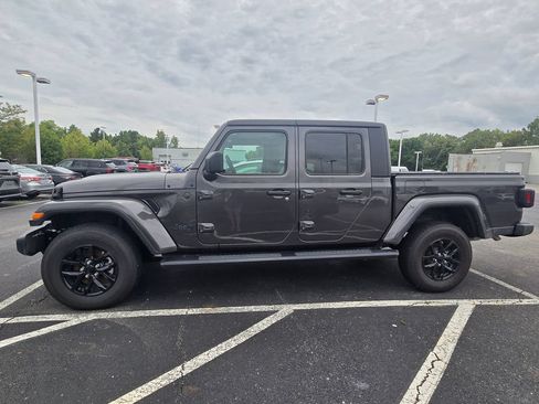 Used 2023 Jeep Gladiator Sport AWD/4WD image 4