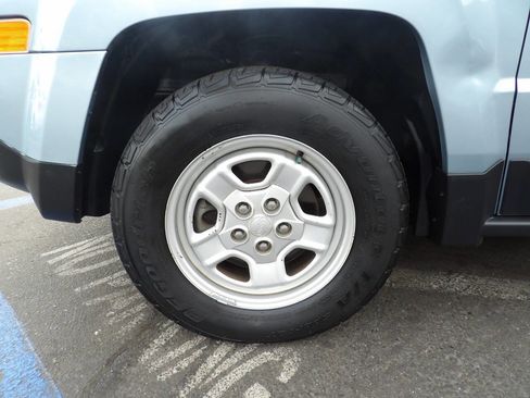 Used 2014 Jeep Patriot Sport image 14