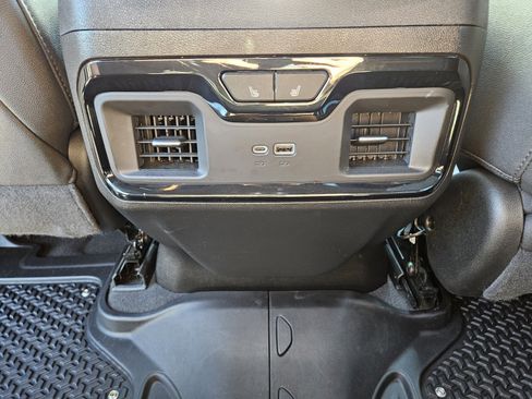 Used 2024 GMC Sierra 2500 AT4 w/ AT4 Premium Plus Package image 11