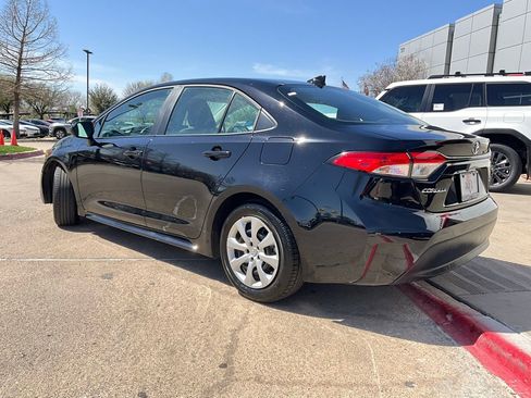 Used 2025 Toyota Corolla LE image 9