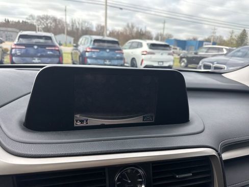 Used 2021 Lexus RX 350L Premium w/ Premium Package image 16