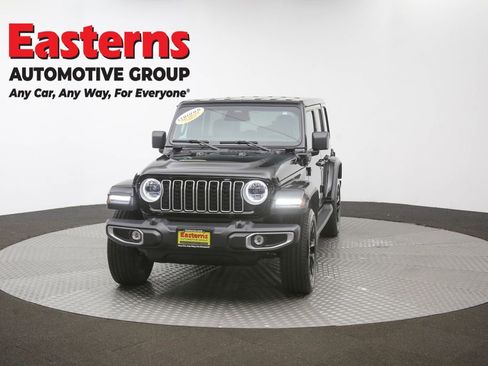 Used 2025 Jeep Wrangler Unlimited Sahara AWD/4WD image 49