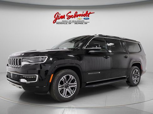 Used 2024 Jeep Wagoneer L Series II w/ Flexible Seating Group image 3