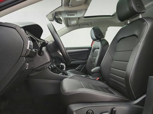 Used 2023 Volkswagen Jetta SE w/ Panoramic Sunroof Package FWD image 11