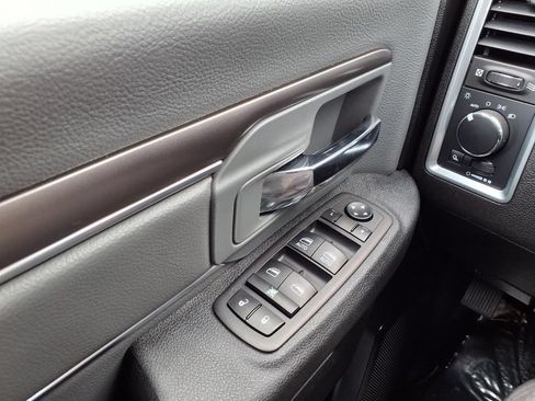 Used 2024 RAM 1500 Classic SLT AWD/4WD image 19