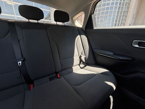 Used 2025 Kia K4 FWD image 37