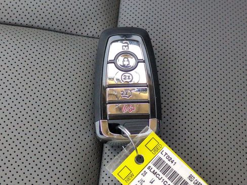 New 2026 Lincoln Corsair Premiere image 28