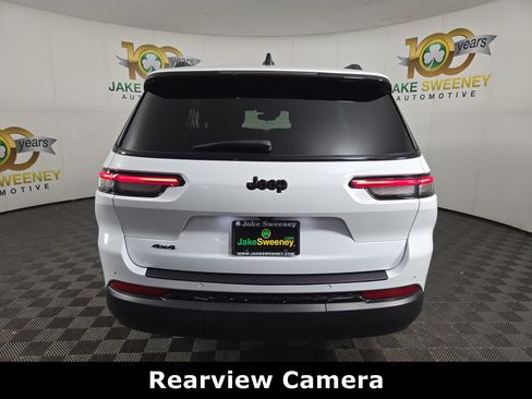 Used 2023 Jeep Grand Cherokee L Laredo image 7
