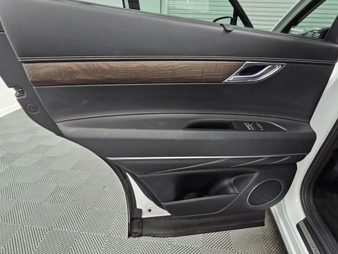 Used 2024 Genesis GV80 2.5T image 33