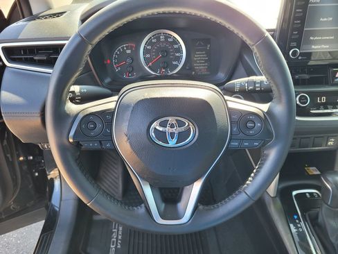 Used 2022 Toyota Corolla Cross LE w/ Black Badges Package (TMS) AWD/4WD image 18