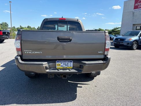 Used 2014 Toyota Tacoma 4x4 Access Cab V6 w/ TRD Sport Package image 10